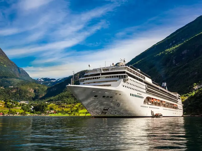 travel agent planning a Chandler AZ cruise tour with maps near Downtown Chandler Historic District